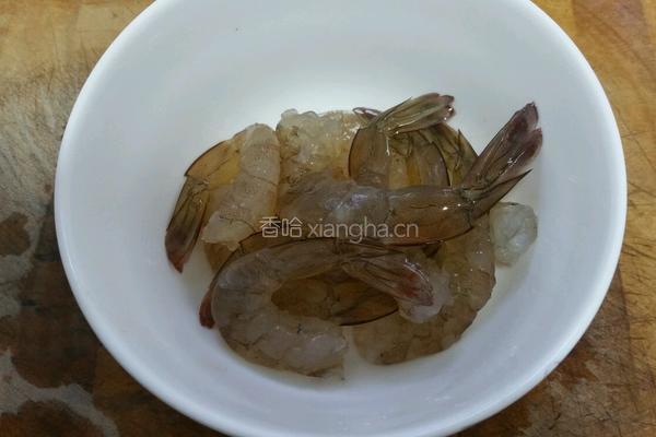 圣女果夹虾仁的做法图解3