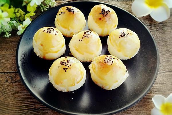 蛋黄酥的做法图解17