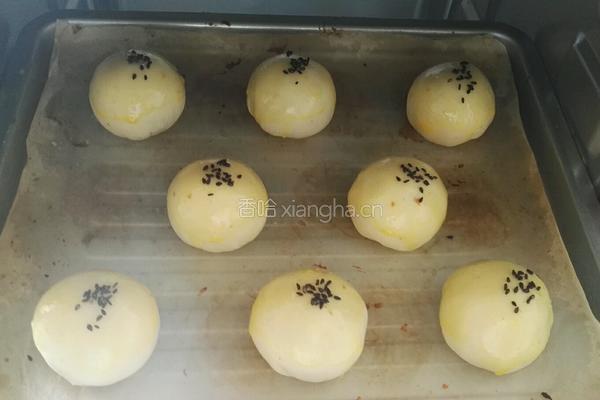 蛋黄酥的做法图解15