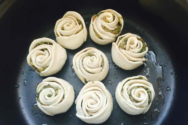 玫瑰花煎饺的做法图解6