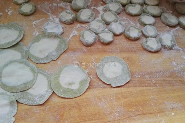 百财饺子（羊肉胡萝卜馅 抹茶版）的做法图解11