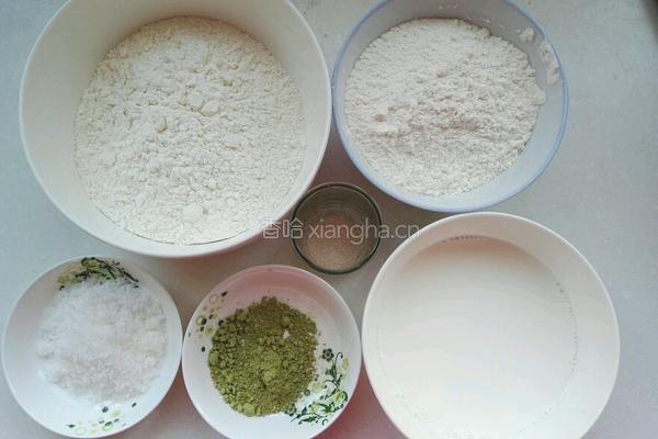 玫瑰花肉馒头(抹茶)的做法图解1