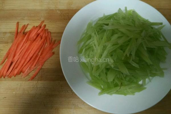 清炒莴笋丝的做法图解2