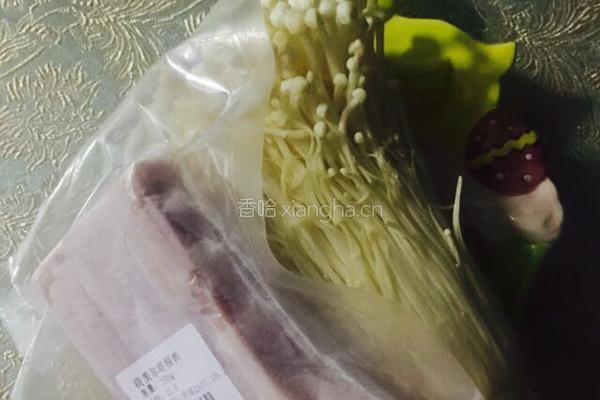 培根金针菇卷的做法图解1