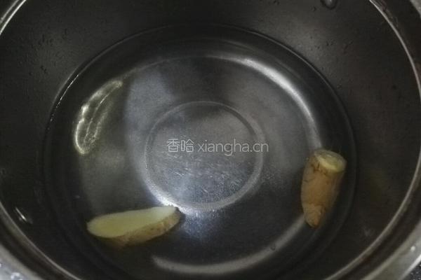 西洋参板栗乌鸡汤的做法图解1