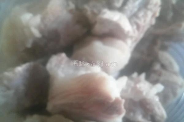 排骨炖藕汤的做法图解3