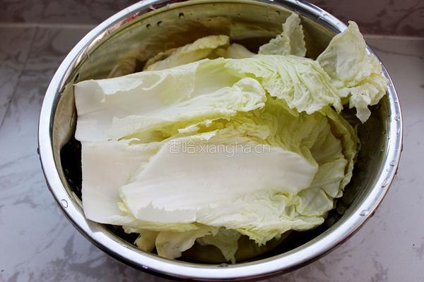 醋溜白菜的做法图解1