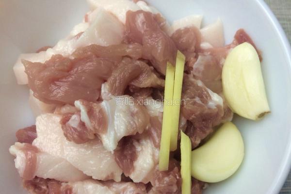 豆腐酿肉的做法图解1