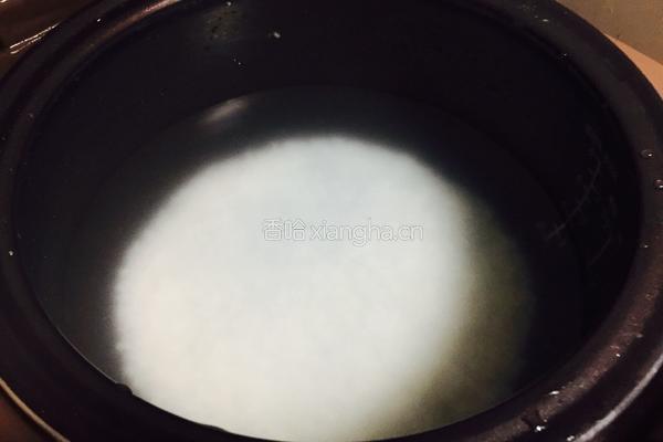 桂圆红枣粥的做法图解2