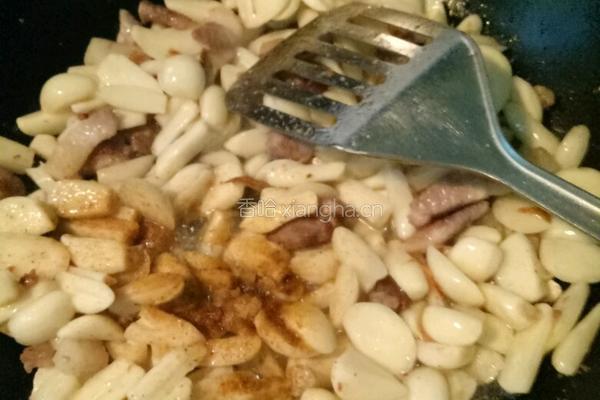 大蒜小炒肉的做法图解5