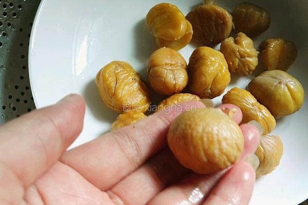 板栗烧鸡翅的做法图解4