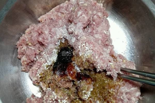 大白菜香菇猪肉饺子的做法图解8