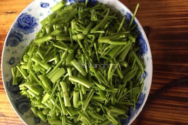 空心菜杆酸的做法图解2