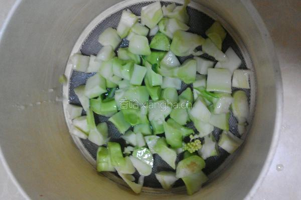 藤椒西兰花根茎的做法图解3