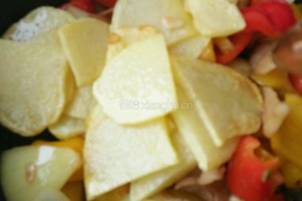 彩椒洋葱土豆片的做法图解8