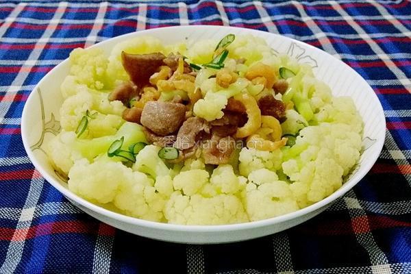 四季平安炒菜花的做法图解8