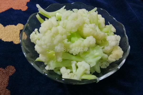 四季平安炒菜花的做法图解4