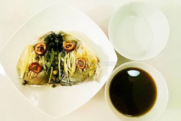 山楂杭菊蒸鱼头的做法图解7