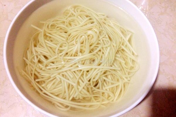 多汁青椒鸡蛋面的做法图解9