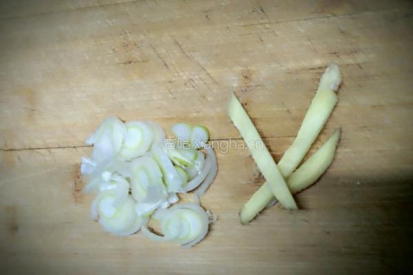 蛋花菠菜汤的做法图解1