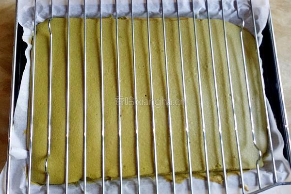 抹茶奶油蛋糕卷的做法图解12