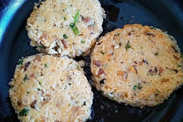 肉末橄榄菜米饭饼的做法图解4