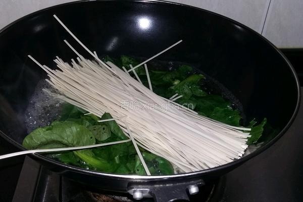 小青菜飘油汤挂面的做法图解3