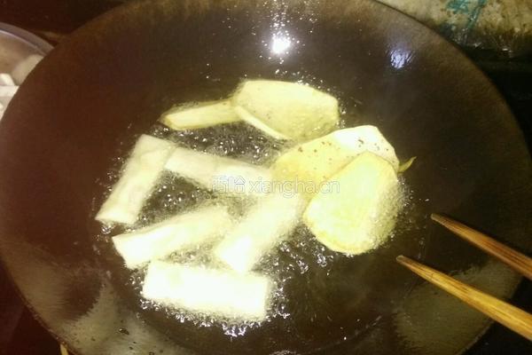 炸番薯豆沙春卷的做法图解3