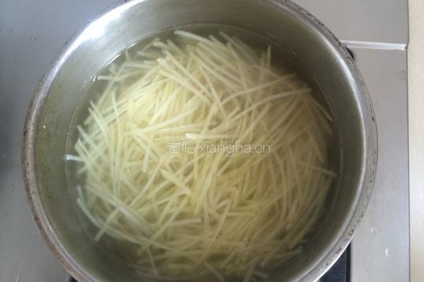 凉拌土豆丝的做法图解2