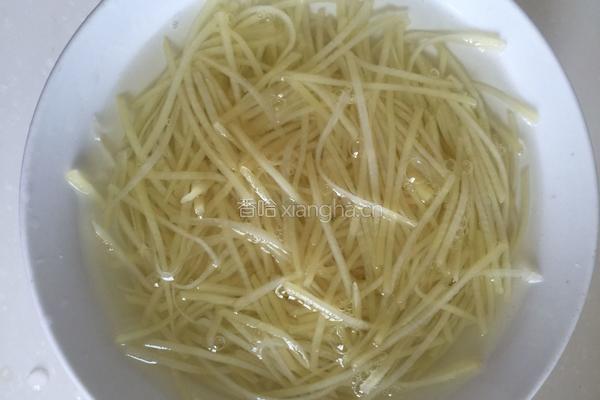 凉拌土豆丝的做法图解3