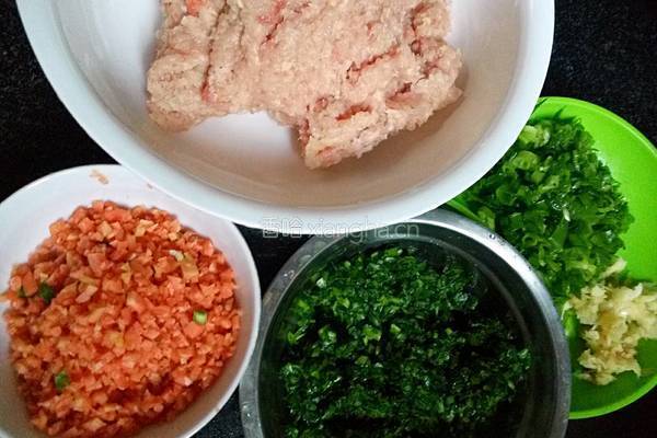 菠菜鸡肉丸子汤的做法图解4