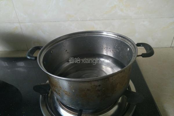 红糖荷包蛋的做法图解2