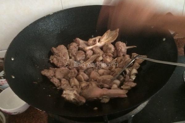 土豆焖鸭的做法图解7