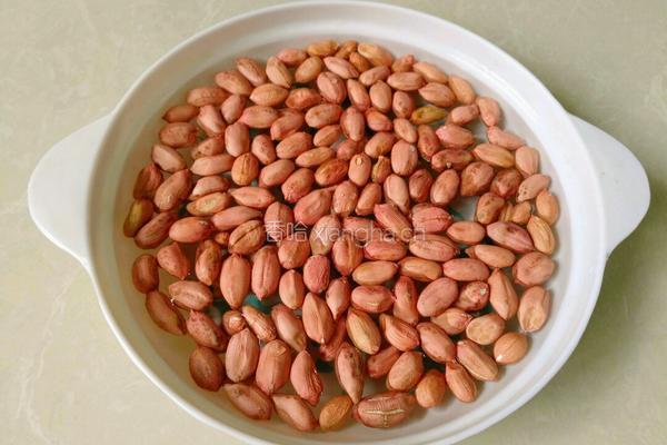 油炒花生米的做法图解2