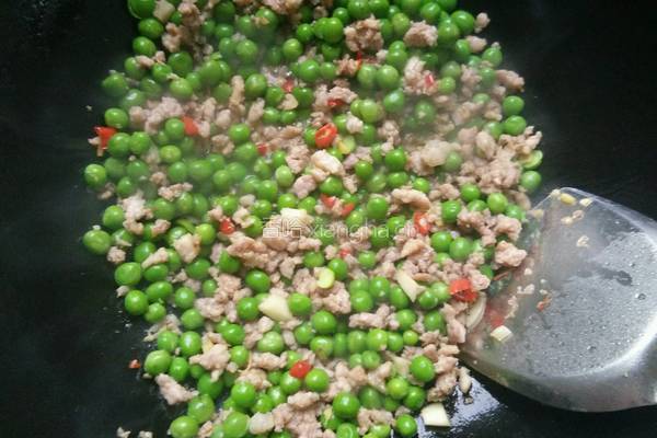 肉末豌豆的做法图解6