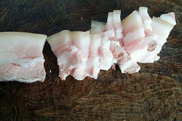 霉豆渣饼烧五花肉的做法图解2