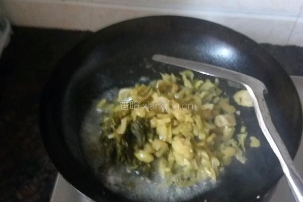 酸菜炖冻豆腐的做法图解4