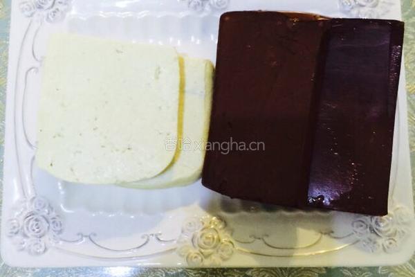 双味猪血豆腐的做法图解1