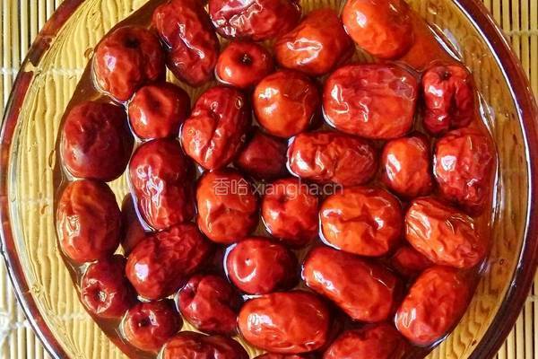 红枣桂花饮的做法图解1