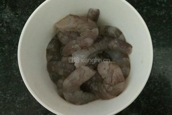 黄瓜炒虾仁的做法图解1