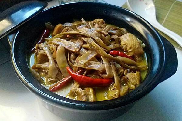 农家干豆角焖鸡的做法图解12