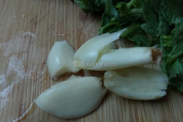 素炒茼蒿菜的做法图解2