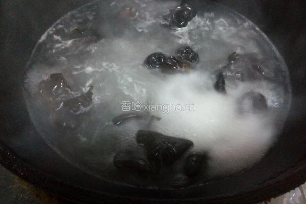 肉片木耳青笋的做法图解7