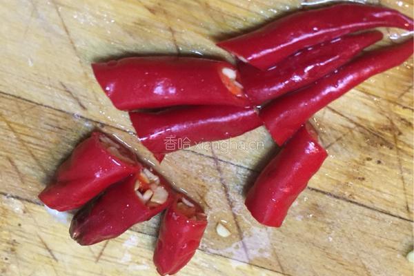 四季豆炒紫茄的做法图解1