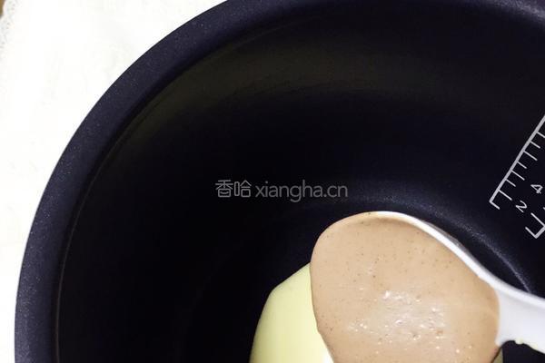 电饭锅版斑马纹蛋糕的做法图解13