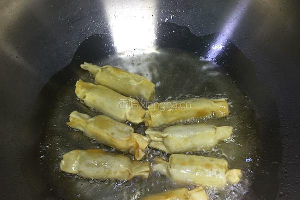 香蕉混沌皮糖果粒的做法图解6