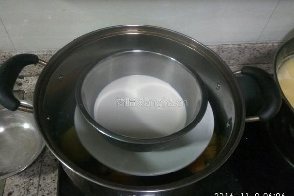 炼乳鸡蛋布丁的做法图解3
