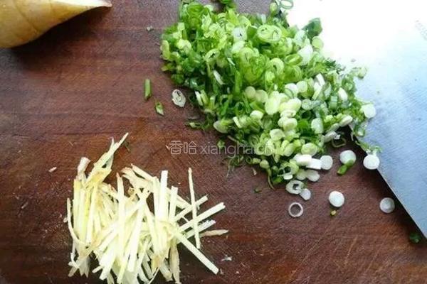 青椒香干炒肉丝的做法图解6