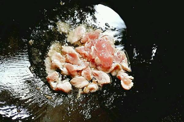 小蘑菇炒肉片（无盐无味精版）的做法图解6