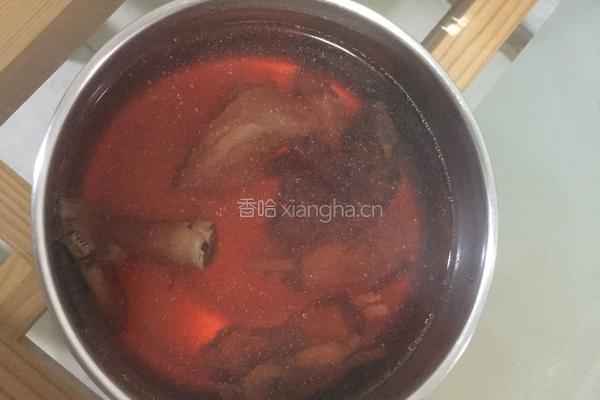 红菇鸭肉汤的做法图解4